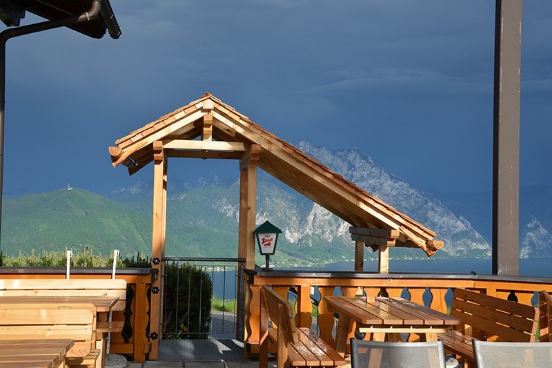 blick auf traunsee und traunstein gasthof urzn